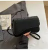 Novo Estilo Tampa Articulada Fivela Magnética 2026 Retrô Casual para o Dia a Dia Moda Estilo Simples Bolsa de Ombro Pequena Quadrada Transversal sob o Braço