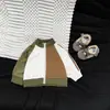 Ropa de bebé, chaqueta de bloques de color de otoño, nueva y elegante chaqueta de béisbol raglán de contraste de color para niños, top casual para niños pequeños
