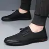 Sapatos Masculinos de Malha, Novo Estilo de Verão, Respiráveis, Vazados, Slip-Ons Casuais, Sola Macia, Antiderrapantes, Sandálias Masculinas Leves, Sapatos Masculinos de Verão