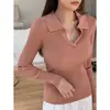 Nueva camiseta de punto polo con cuello en V para mujer, moda de otoño, adecuada para primavera y otoño, estilo coreano, manga larga, corte ajustado, top corto básico