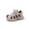 Zapatos para niños 2026 otoño nuevos zapatos deportivos para niños suela blanda antideslizantes ligeros para estudiantes correr zapatos de papá