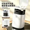 Lixeira com rodas para sala de estar, uso doméstico, novo modelo 2026, luxo leve, de alta qualidade, alto valor estético, lixeira móvel para cozinha e quarto