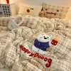 Invierno Espesado Toalla Bordada Terciopelo de Leche Juego de Cuatro Piezas Sábanas Funda Nórdica Más Ropa de Cama Juego de Tres Piezas Dormitorio Estudiantil 4