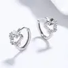 Pendientes de trébol de cuatro hojas huecos, pendientes de lujo ligero de alta gama para mujer, joyería de plata 925, diseño de nicho, ear cuffs de mariposa con circonita