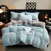 Conjunto de Cama de Inverno Quatro Peças em Lã de Leite Cor Sólida Luxo Leve Espesso Quente Capa de Edredom de Flanela Dupla Face Lençol de Elástico Roupa de Cama Mais Lã