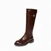 Botas altas de piel de vaca para mujer, botas de cuero que favorecen la forma de la pierna, botas altas de tacón bajo, botas de montar con hebilla de cinturón negra para mujeres petite