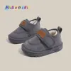 Novos Sapatos de Algodão Quente com Forro de Fleece para Meninos no Inverno de 2025, Sapatos Casuais Macios com Solado Flexível para Bebês Meninas, Sapatos Grandes de Algodão para Crianças de 1 a 6 Anos