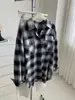 Camisa de Cuadros Cepillados Color Café Melanoidio para Mujer Estilo Coreano Holgado Perezoso Bolsillo Sensación de Vagabundo Dobladillo Deshilachado Camisa Otoño