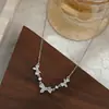 Cadena de clavícula elegante con microincrustaciones de circonita dorada auténtica para mujer, collar de mariposa de diseño único, gargantilla versátil minimalista