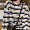 Vibrações de outono! Camiseta listrada de manga comprida, super moderna, modelagem solta, versátil, valoriza o corpo e afina, com gola redonda, para mulheres, top casual estilo coreano
