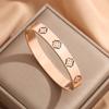 Moda Transfronteriza Pulsera de Acero de Titanio Caliente Femenina No Descolorante Elegante Versátil Personalidad Completa de Diamante Pulsera de Lujo Ligero Red Social Venta al por Mayor