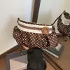 Nova Bolsa de Ombro Plissada com Bolinhas 2026 para Mulheres, Design de Nicho, Retrô, Fofa, Bolsa Versátil para o Dia a Dia, Bolsa de Axila