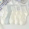 ¡Calcetines de mariposa de moda! Azul claro y blanco roto, con lindos detalles de lazo, perfecto para primavera y otoño, versátil y elegante, ideal para estudiantes