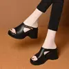 Sandalias de plataforma para mujer de cuero suave y suela gruesa, nuevo modelo de verano 2026, diseño de punta abierta y boca de pez, sandalias elegantes y de moda que aumentan la altura para uso en exteriores