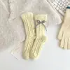 Meias Quentes Grossas de Outono e Inverno para Mulheres Veludo de Visão Laço Meia de Cano Médio para Mulheres Atacado Ins Estilo Princesa Meias de Chão