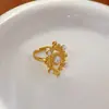 Anel de Trevo de Quatro Folhas da Sorte para Mulheres, Design de Nicho de Luxo Leve, Anel Ajustável Personalizado com Diamantes Brilhantes, Anel Fashion Retro Exquisito Atacado