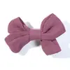 Venta Caliente en Amazon Tela de Color Sólido Pinza para el Cabello con Lazo Infantil Pinza Lateral No Dañina para Bebé Accesorios para el Cabello 3690