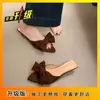 Zapatos de tacón alto de moda estilo francés, sandalias slip-on de tendencia nicho para mujer, calzado de verano para exteriores 2025, pantuflas de exterior con lazo para mujer