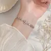 Pulsera de cruz de alta calidad, minimalista, con una estética genial, un accesorio delicado y sofisticado de longitud ajustable, perfecta para mujeres.