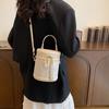Bolsas Bordadas Populares de Novo Estilo Nacional Chinoiserie Deste Ano para Mulheres Nova Bolsa de Mão de Balde Versátil de Alta Qualidade Primavera e Verão 2025