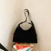 2026 Nova Bolsa de Ombro sob o Braço de Grande Capacidade para o Dia a Dia Bolsa de Ombro Simples Bolsa Tote de Nicho Bolsa Transversal Colorida Sólida da Moda Tendência