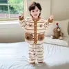 Pijama para niño, franela de otoño e invierno, felpa de coral engrosada, nuevo estilo 2026 conjunto de ropa de estar para niños, bebé niño