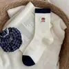 Meias de outono e inverno com estampa de urso de desenho animado e listras retrô, de comprimento médio para mulheres, versão coreana, fofas, estilo japonês ins, meias longas empilhadas, atacado