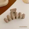 Nuevo Clip para el Cabello Deslustrado Color Café con Leche Disco para la Parte Trasera de la Cabeza Clip para el Cabello Pinza de Tiburón Tocado Elegante Coreano para Mujer