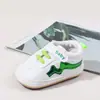 Sapatos Casuais para Bebê Estilo Novo 0-1 Ano Primavera e Verão Solado de Borracha Sapatos de Bebê Simples e Confortáveis Sapatos para Crianças Pequenas