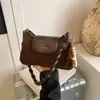 Bolso de Mano Baguette Casual Exquisito Estilo Coreano para Mujer, Nuevo Versátil Invierno 2025 Bloqueo de Color de Lujo Ligero Bolso de Hombro Cruzado