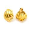 Pendientes de elementos marinos con explosiones transfronterizas europeas y americanas. Pendientes de vieira de acero inoxidable chapados en oro de alta calidad. Pendientes de moda para mujer.