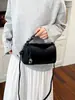 Colección de otoño 2026 transfronteriza: bolso tipo almohada retro de Boston, un bolso de hombro de nicho, minimalista y versátil para el día a día