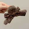 Pinzas para el pelo grandes de otoño e invierno para mujeres con cabello grueso, con un lujoso diseño de felpa, adecuadas para la parte trasera de la cabeza, accesorios para el cabello estilo pinza de tiburón
