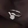 Anillo de Cruz de Diamante de Colores Estilo Ins para Mujeres Mayores Lujo Ligero Diseño de Nicho Estilo Frío Avanzado Personalidad Chica Picante Anillo de Dedo