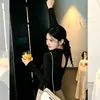 Top de punto de manga larga para mujer, cuello medio alto, abertura en la espalda, color liso, ajuste ceñido, camiseta base corta elástica de principios de otoño
