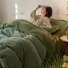 Conjunto de quatro peças espesso de veludo de leite estampado Classe A, capa de edredom quente de luxo leve para inverno, adequado para dormir diretamente sobre