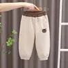 Pantalones de Felpa con Bolsillo de Oso de Dibujos Animados para Niños Otoño e Invierno 2025 Nuevos Pantalones Largos Cálidos para Niños y Niñas Bebé