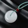 Novo pingente natural de jade de seda dourada de Xinjiang com fivela de paz, pingente de rocha de quartzo, jade, fivela branca, presente ao vivo, atacado, pingente de jade branco
