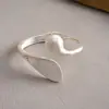 Pulsera abierta geométrica irregular metálica minimalista mate europea y americana, pulsera de muñeca de nicho simple transfronteriza, joyería de alta gama