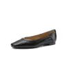 Sapatos Confortáveis de Solado Macio Moda de Nicho 1,5cm Sapatos de Vovó Nova Coleção Primavera e Outono 2026 Bico Quadrado Planos Embossados em Couro Genuíno