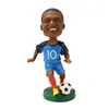 Figura de resina de estrella de fútbol versión Q con cabeza que se balancea, adorno de escritorio para fans, artesanías, suministro para comercio exterior