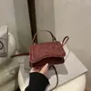 Bolsa de Mão Quadrada Pequena Casual de Verão 2026 Retro Tendência Grande Capacidade Cor Sólida Bolsa de Ombro Transversal Nova Moda