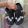 2025 Nuevos Zapatos con Agujeros Accesorios para Zapatos Centro Comercial Mismo Estilo Zapatos Flores Hebilla de Zapato Zhibixing Accesorios para Zapatos Flores de Zapato de Gama Alta