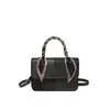 Bolso de un solo hombro estilo coreano con costuras de pedrería brillante, bolso cruzado simple y versátil con bufanda de seda, bolso versátil casual para el día a día para mujer, transfronterizo