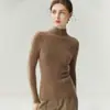 Suéter de Cashmere Feminino Baicaierong Outono/Inverno 2026 com Gola Meia Alta, Design Versátil, Malha de Lã, Corte Justo