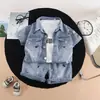 Conjunto de Ropa de Verano para Bebé 2026 Nuevo Elegante de Moda para Niños Conjunto de Tres Piezas con Shorts de Mezclilla Tie-Dye de Manga Corta