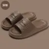 Chinelos de verão femininos para uso externo e interno, chinelos antiderrapantes para banheiro de casa, confortáveis e duráveis, chinelos masculinos atacado
