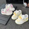 Zapatos Planos Dulces con Lazo para Niñas 2026 Otoño Nuevos Zapatos Deportivos Infantiles Colgante de Perla Zapatos Individuales para Estudiantes Niñas Modernos