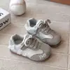 Zapatos Deportivos para Niñas 2026 Primavera/Otoño Estilo Nuevo Zapatos de Entrenamiento Alemanes para Niños Zapatos de Tabla Zapatos Casuales con Suela Suave Estilosos para Niña Pequeña