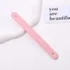 Novo acessório de capa de celular com pulseira de pulso em couro PU com padrão de lichia texturizado, ornamento de telefone conveniente e anti-queda para mulheres